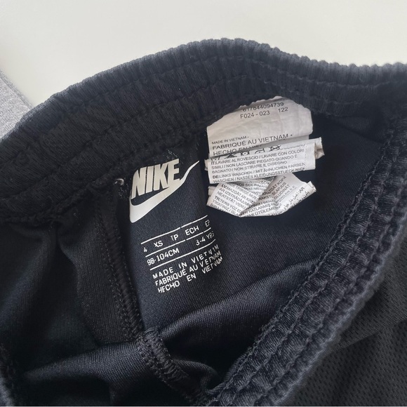 Nike Boys Gray Black Tee Shorts Set Size 4 or XS - Picture 6 of 6